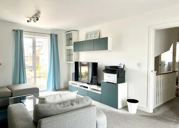New Spacious Cambridge Townhouse 3Bed-3Bath