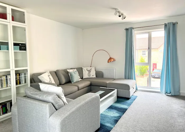 New Spacious Cambridge Townhouse 3Bed-3Bath