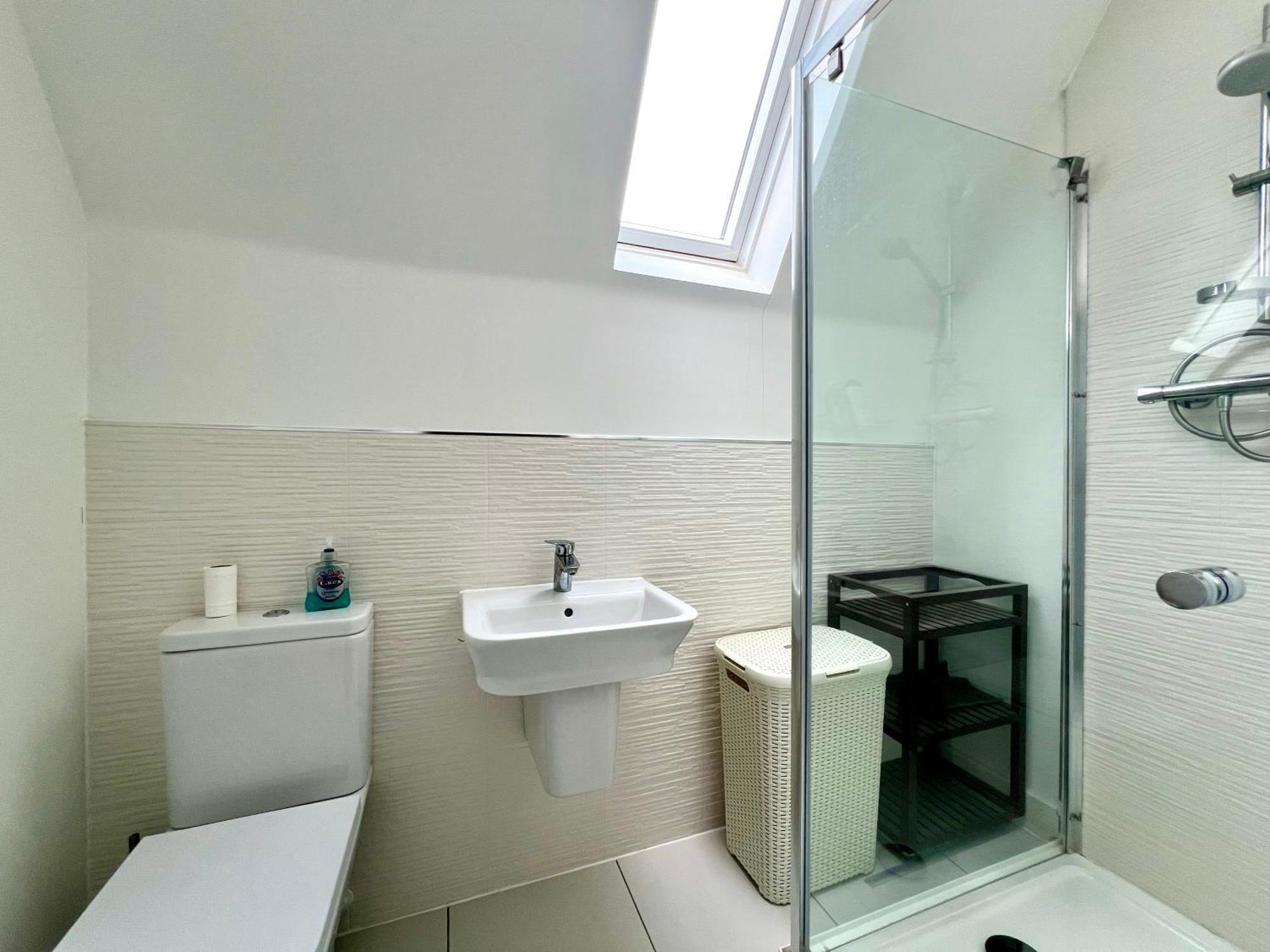 New Spacious Cambridge Townhouse 3bed-3bath *