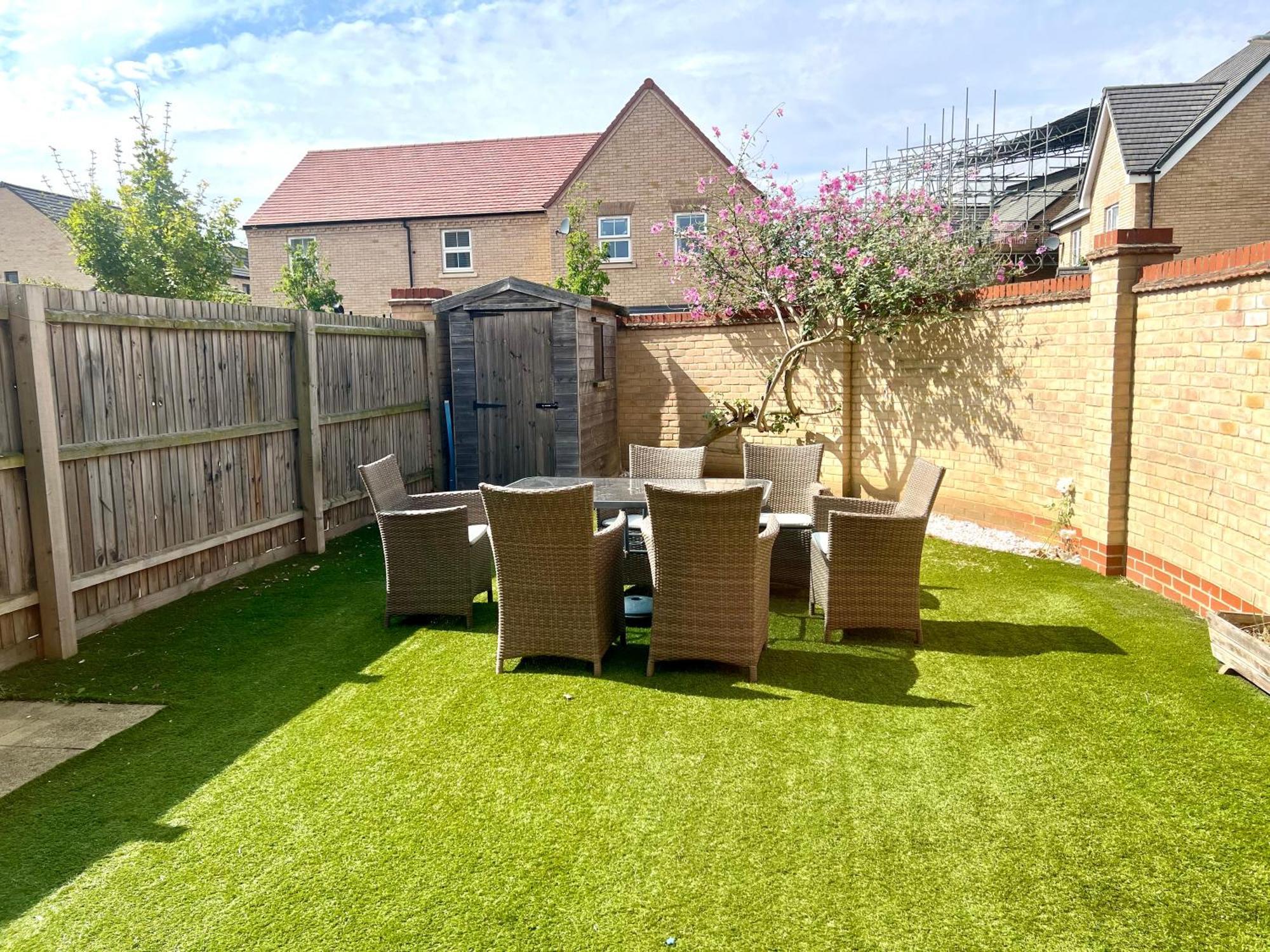 New Spacious Cambridge Townhouse 3bed-3bath Long Stanton